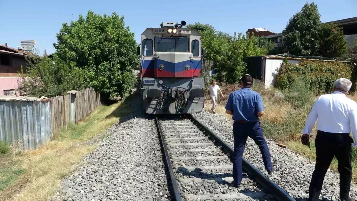 Malatya'da Tren Kazası: 60 Yaşındaki Adam Yaralandı