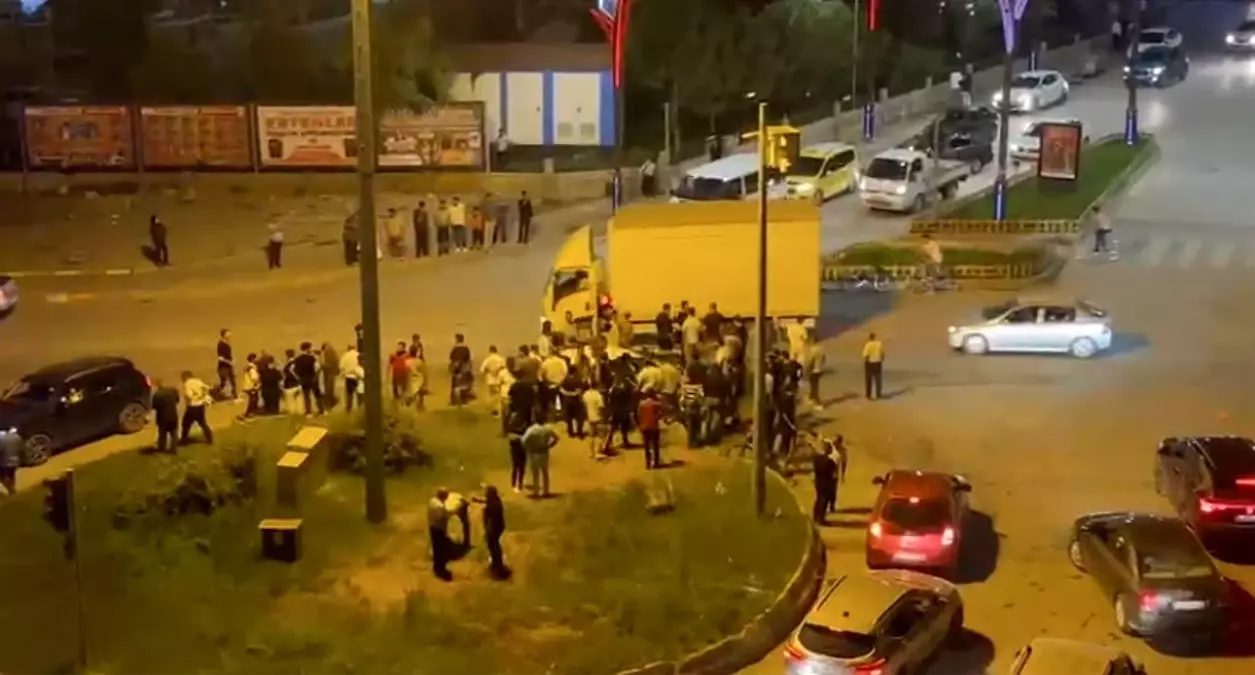 Muş'ta Yangın Söndürme Aracı ile Otomobil Çarpıştı: 2 Yaralı