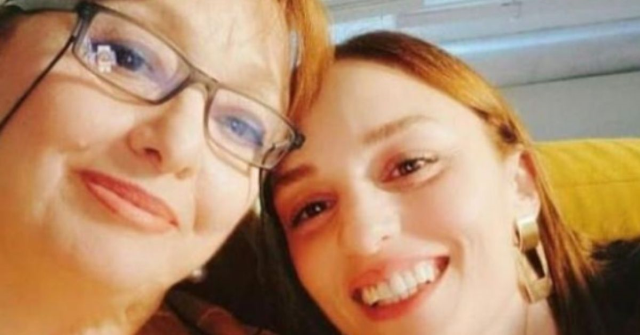 Nilperi Şahinkaya'nın annesi öldü mü? Nilperi Şahinkaya'nın annesi neden vefat etti? Nilperi Şahinkaya'nın annesi öldü mü? Nilperi Şahinkaya'nın annesi neden vefat etti?