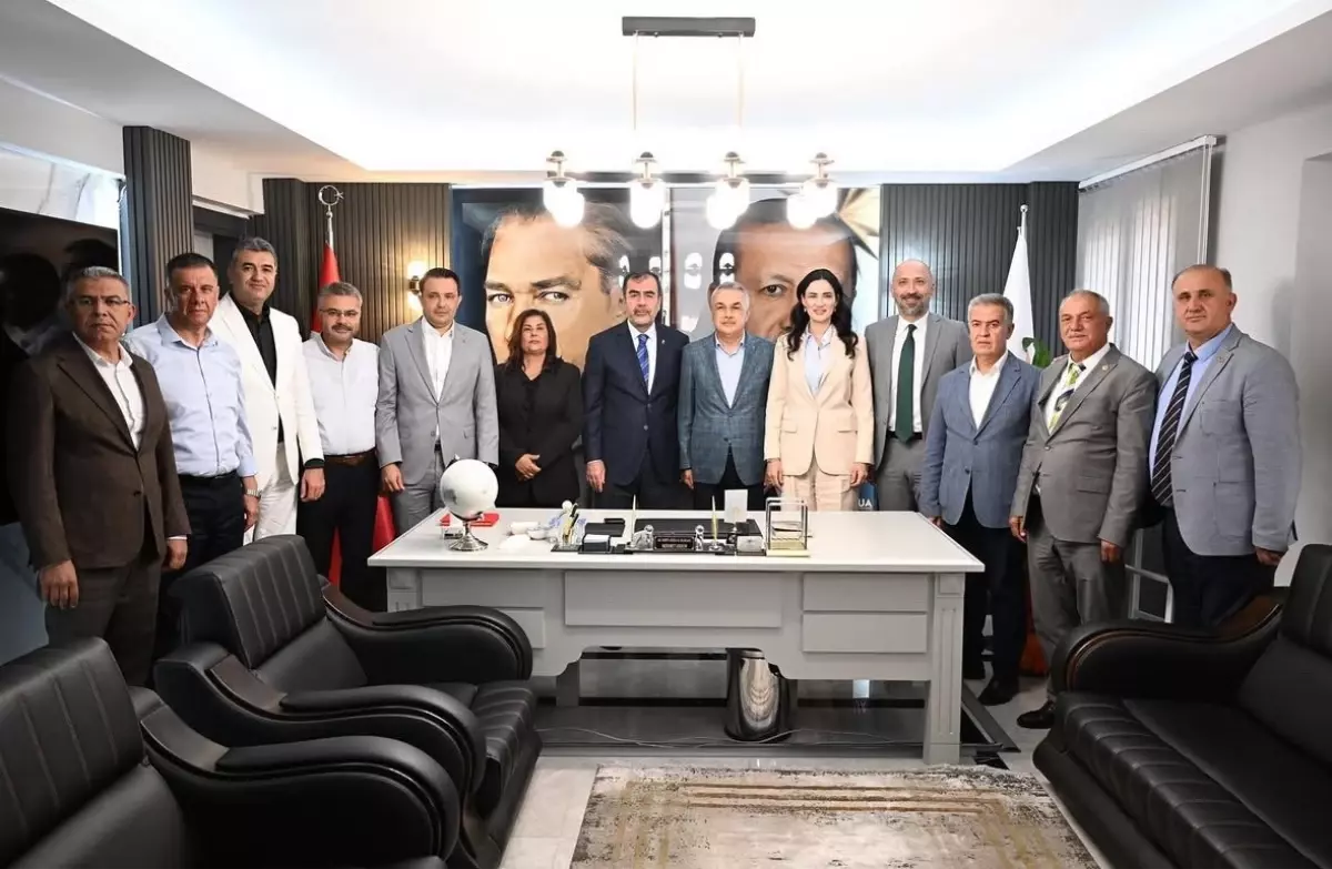 Özlem Çerçioğlu, AK Parti Aydın İl Başkanlığını Ziyaret Etti