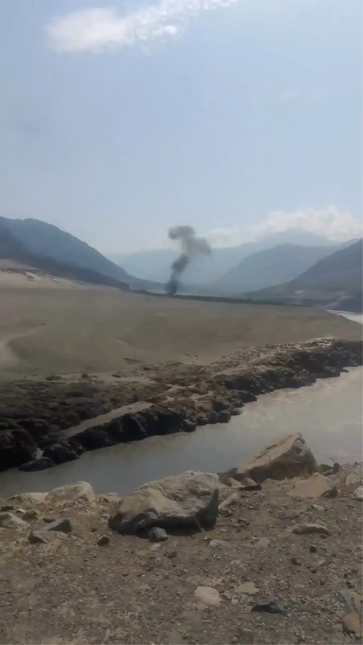 Pakistan'da Helikopter Kazası: 5 Ölü