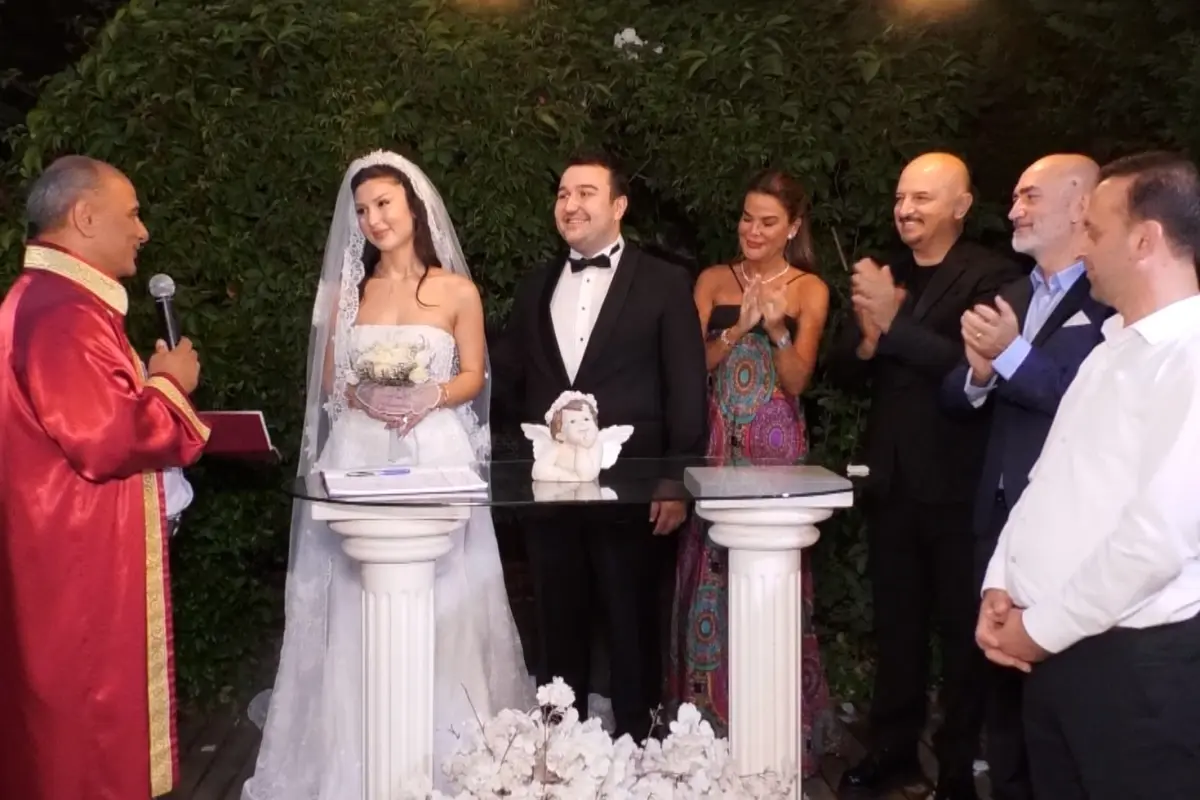 Ünlü isimleri buluşturan gece! Melis Gökhan ve Canberk Acartürk mutluluğa 'evet' dedi