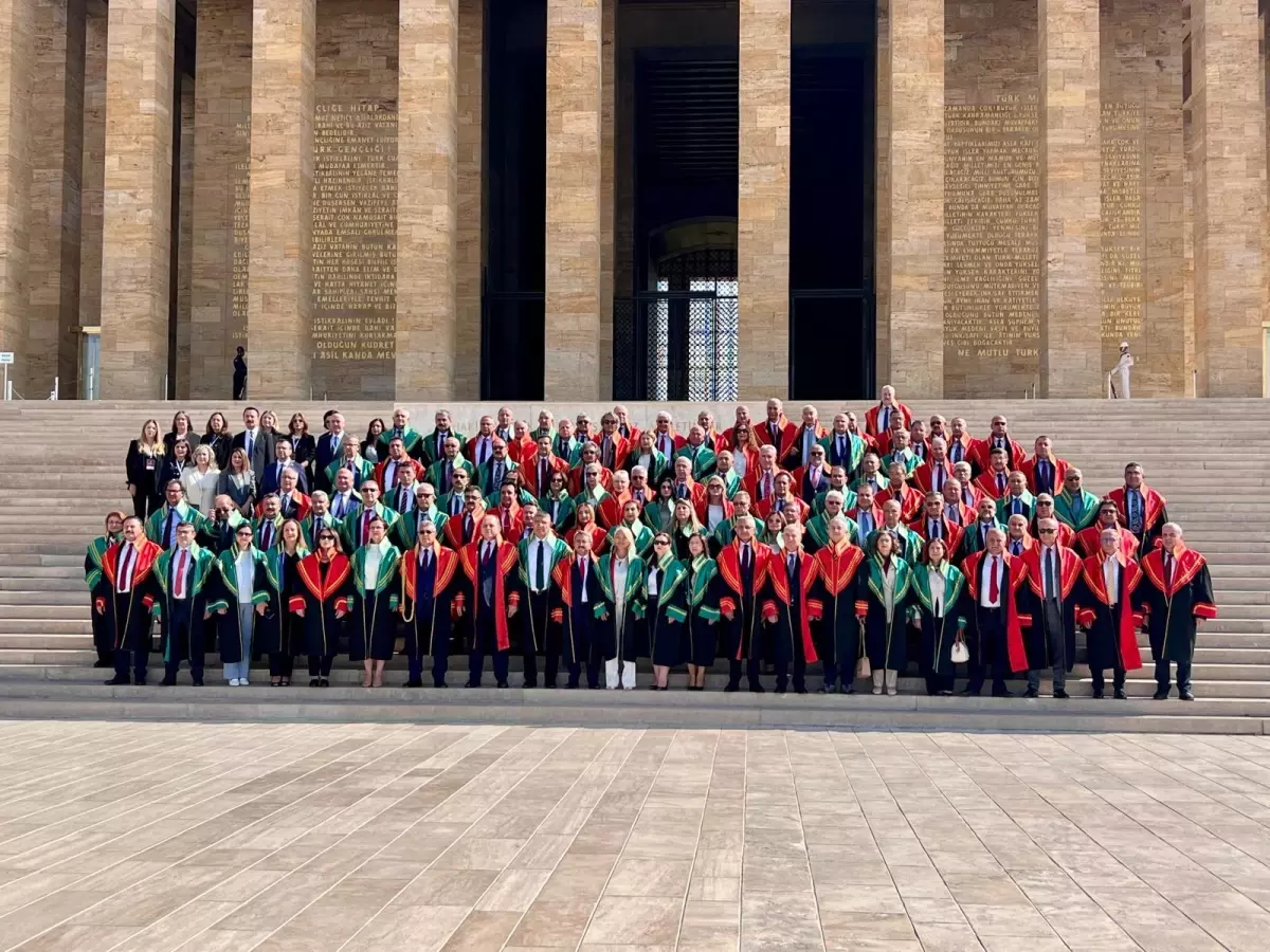 Yargıtay Başkanı Anıtkabir'i Ziyaret Etti