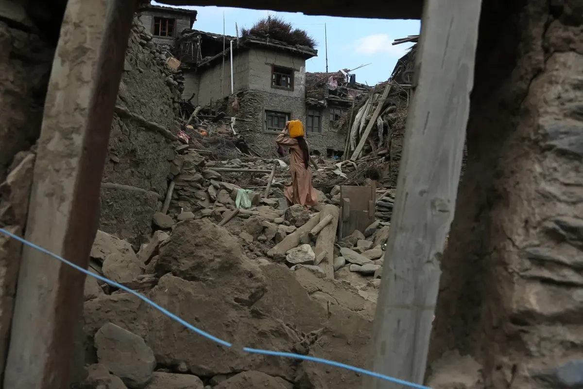 1400'den fazla can kaybı veren Afganistan'da bir deprem daha
