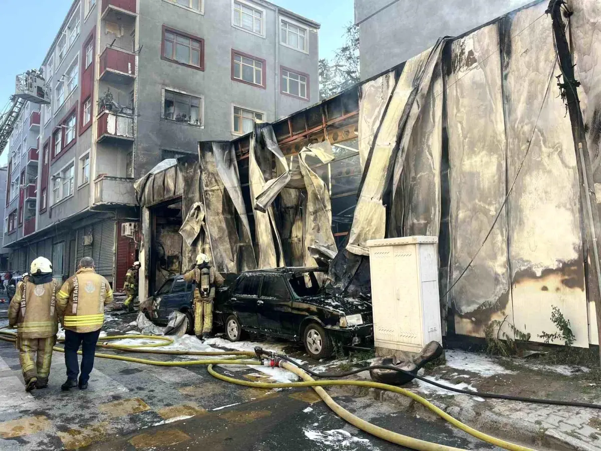Bağcılar'da Oto Tamircisinde Yangın Korkuttu