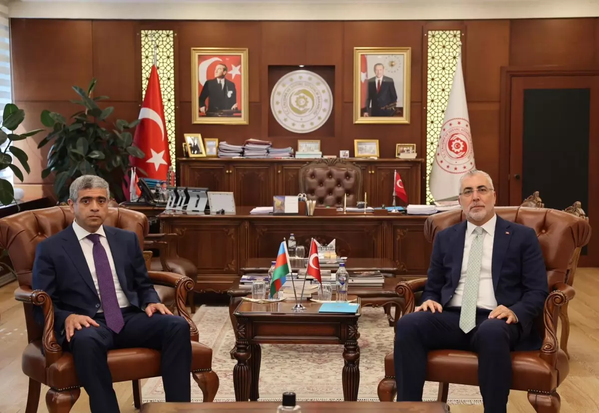 Vedat Işıkhan ve Anar Aliyev İkili Görüşme Gerçekleştirdi
