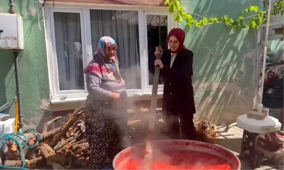 Gölpazarı Kaymakamı, Yöresel Salçanın Tanıtımına Destek Veriyor