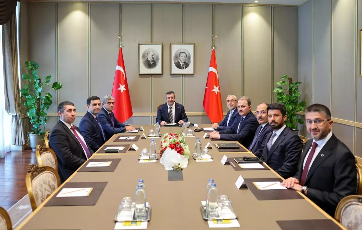 Cevdet Yılmaz ile Anar Aliyev'in İşbirliği Toplantısı