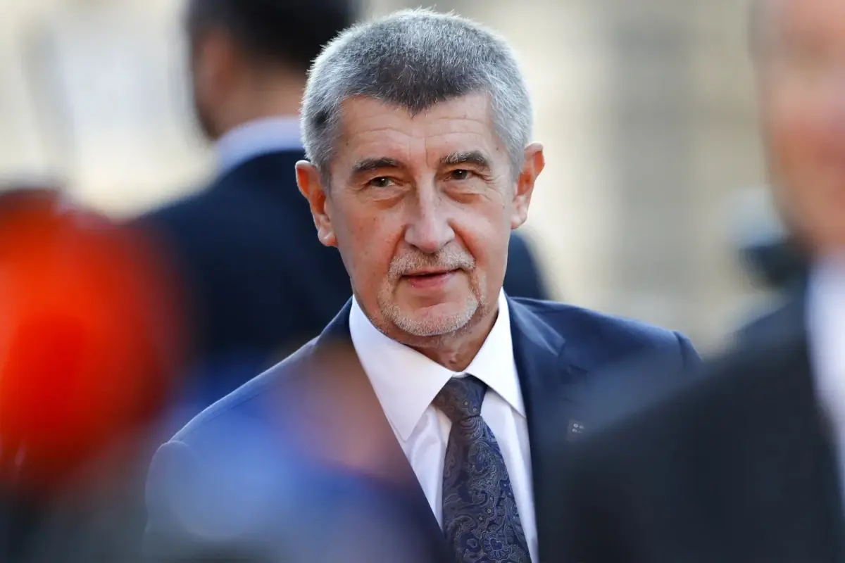 Eski Çekya Başbakanı Babis'e seçim mitinginde saldırı