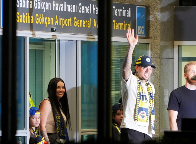 gece yarisi bombasi fenerbahce den galatasaray a 19004573 7893 m