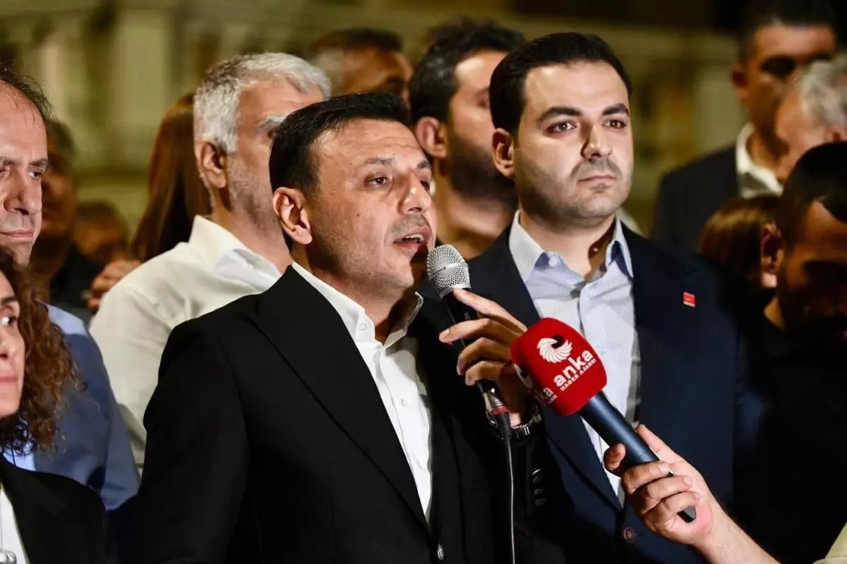 Görevden alınan CHP İstanbul İl Başkanı Özgür Çelik'ten ilk açıklama