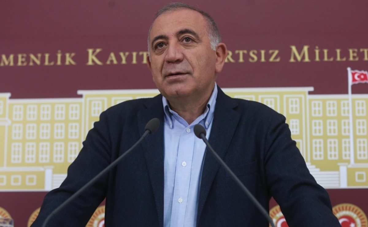 Gürsel Tekin CHP'den istifa etti mi?