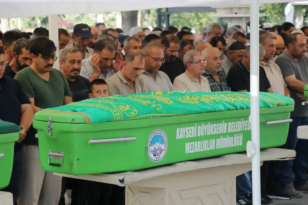 Kayseri'de Taksici Bıçaklanarak Öldürüldü