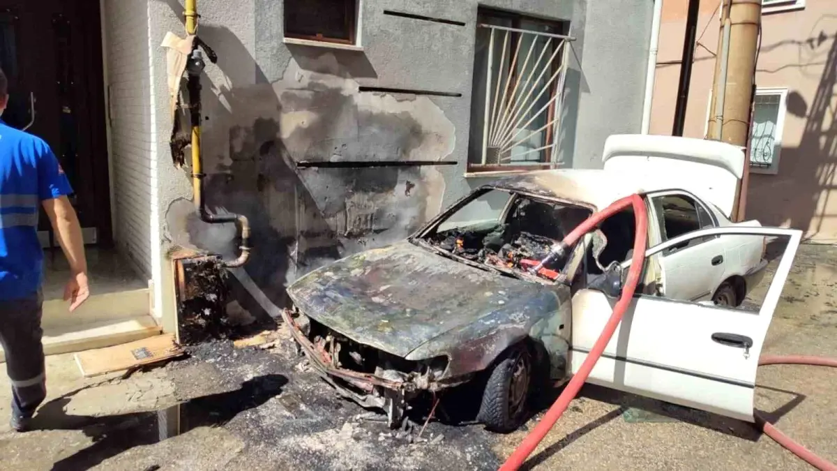 Edirne'de Araçta Çıkan Yangın Korku Dolu Anlar Yaşattı