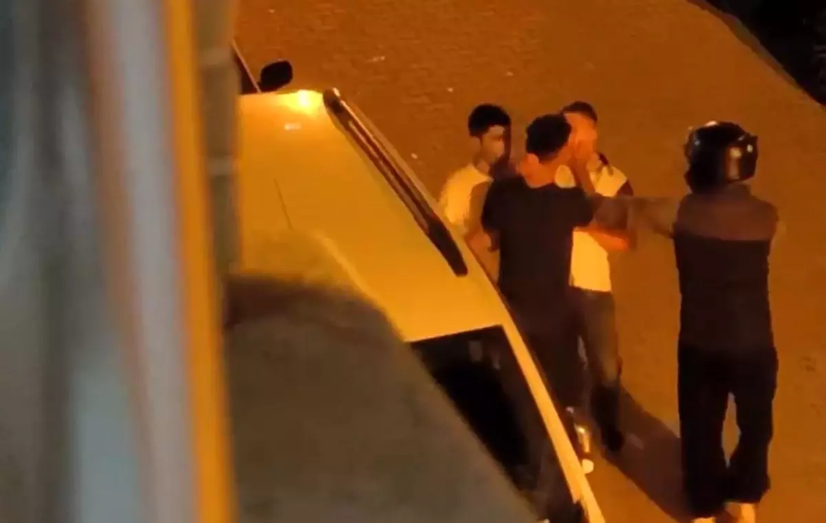Esenyurt'ta Gençler Motorlu Gence Gasp ve Darp İddiası