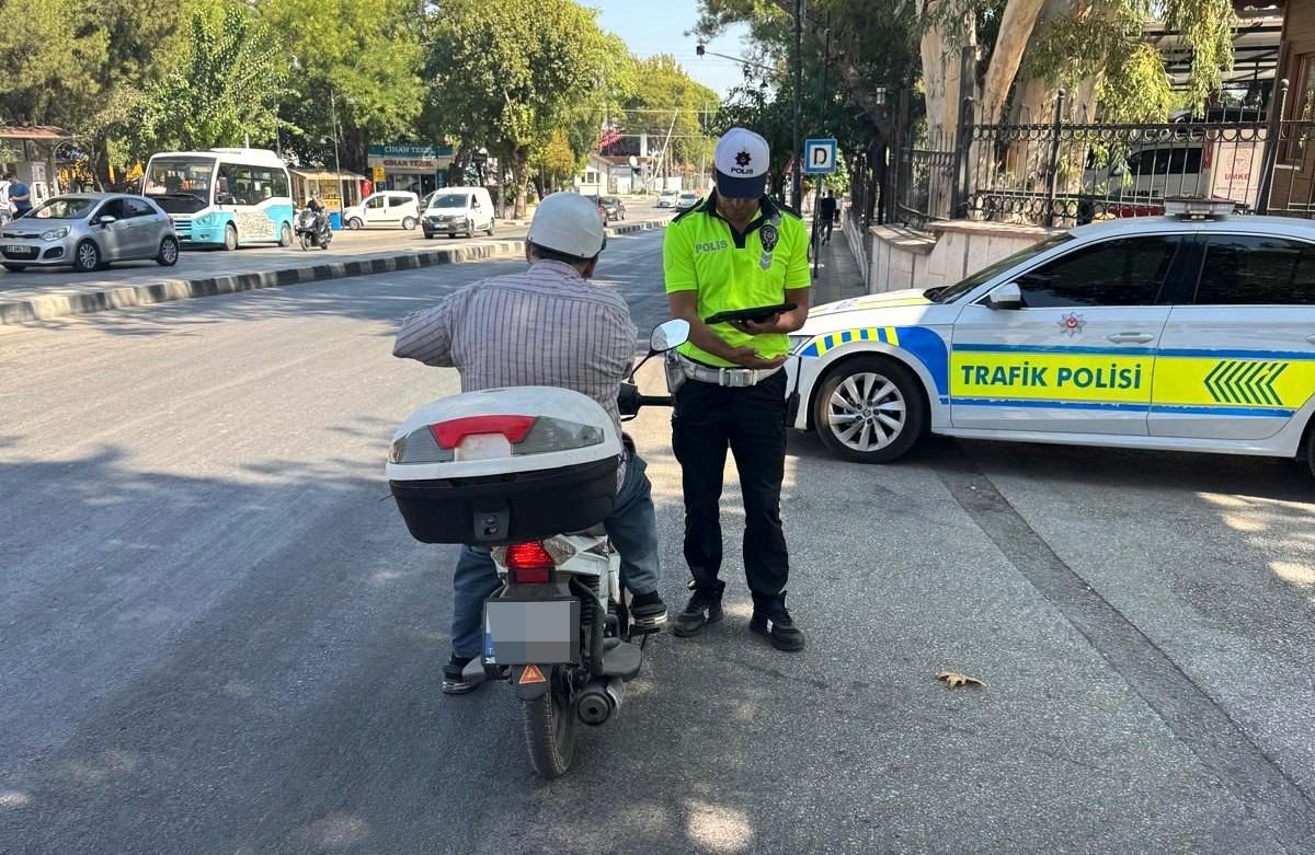 Manisa'da Motosiklet Denetimlerinde Cezalar ve Trafikten Men Sayısı Açıklandı