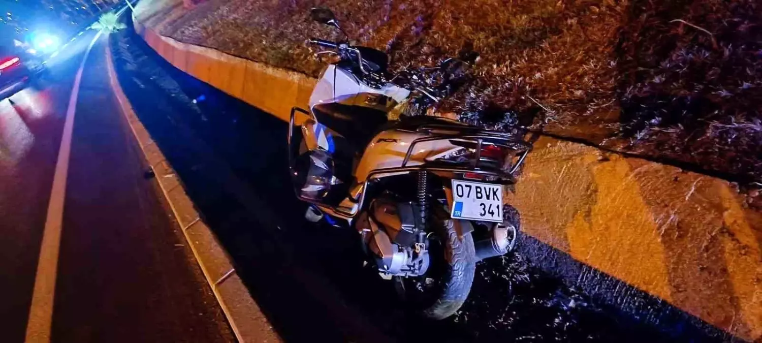 Antalya'da Motosiklet Kazası: 1 Yaralı