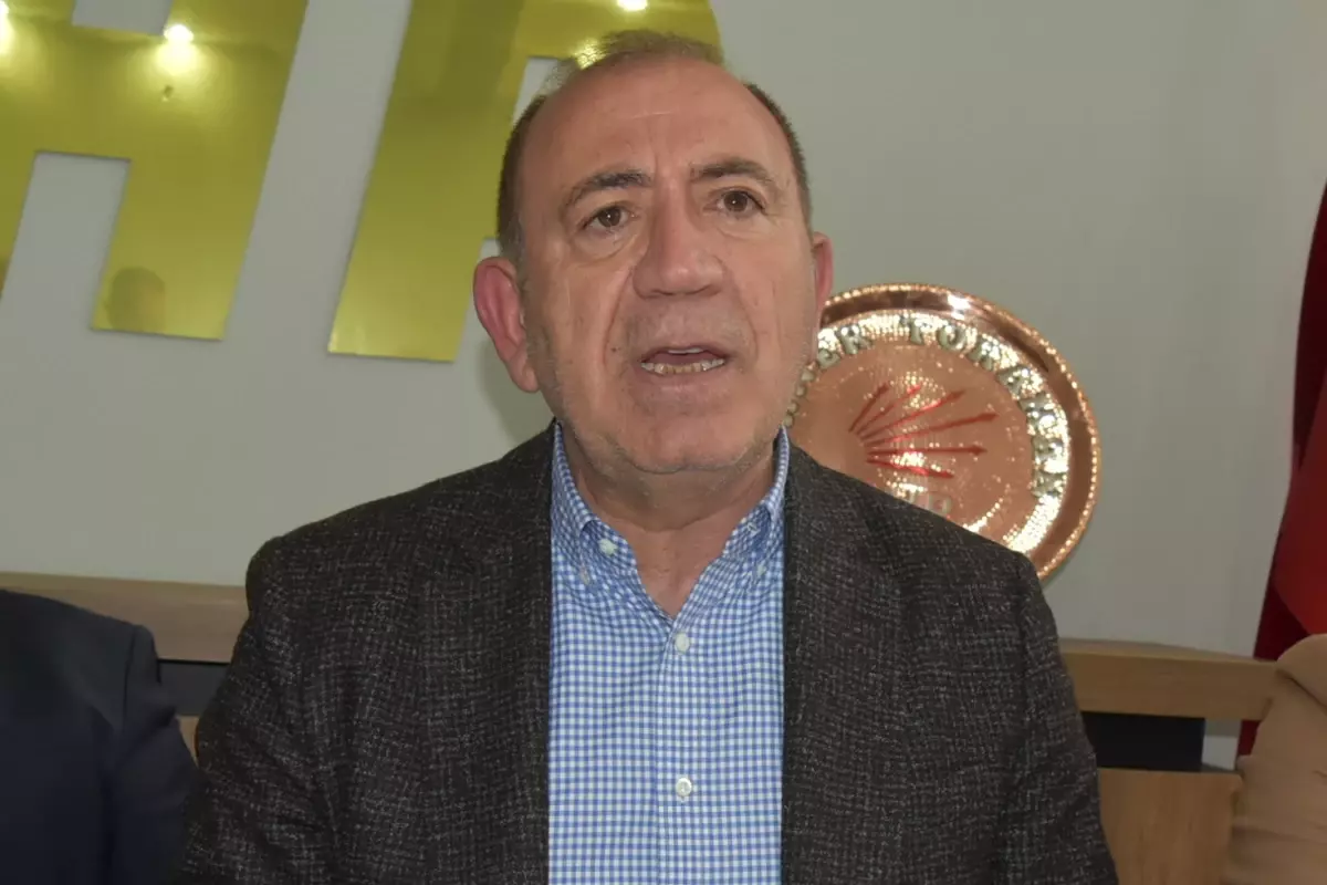 Özgür Çelik'in yerine Gürsel Tekin kayyum olarak atandı