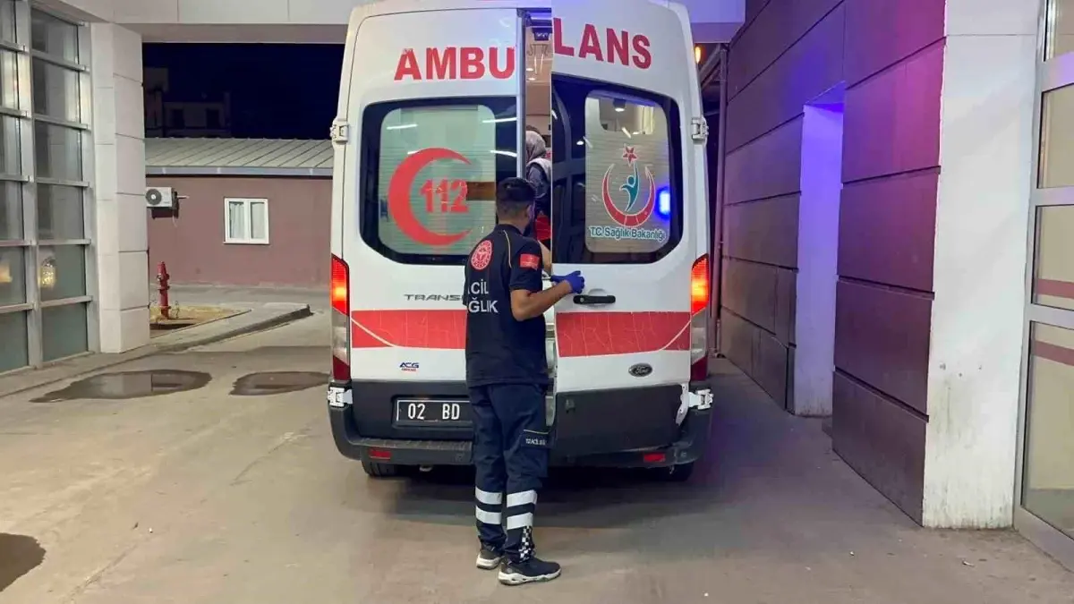 Adıyaman'da Açık Rögar Çukuruna Düşen Motosiklet Sürücüsü Ağır Yaralandı
