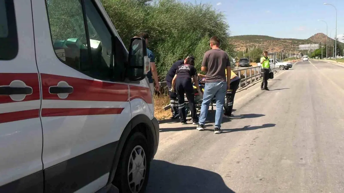 Kütahya'da Motosiklet Kazası: 72 Yaşındaki Sürücü Yaralandı