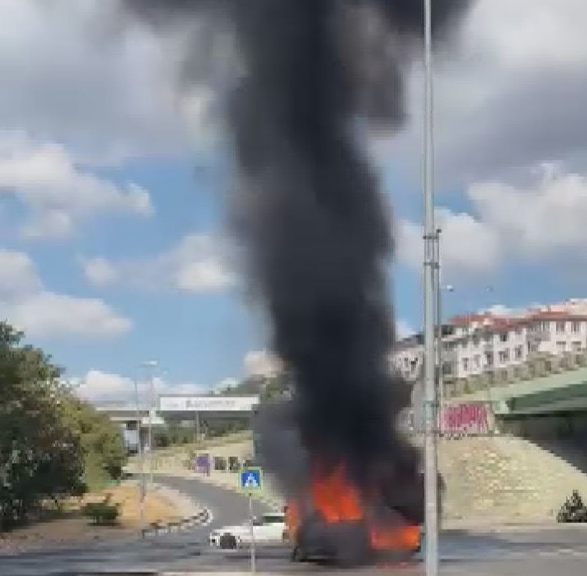 Üsküdar'da Minibüste Yangın Çıktı