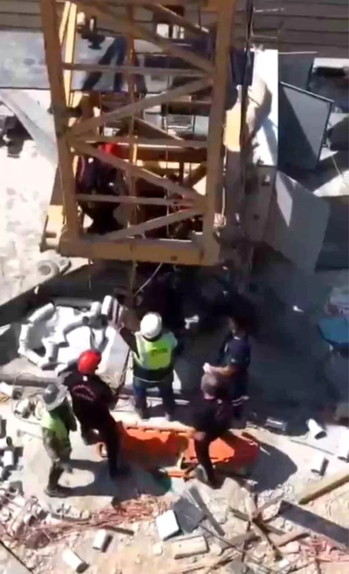 Kahramanmaraş'ta Bayılan Vinç Operatörü İtfaiye Tarafından Kurtarıldı