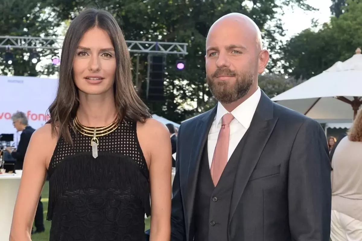 Yasemin ve İzzet Özilhan hakkında şaşırtan iddia! 14 yıllık evlilik krizin eşiğinde