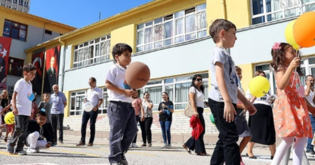 Okulların açılmasına kaç gün kaldı? 2025 Okullar ne zaman açılıyor?