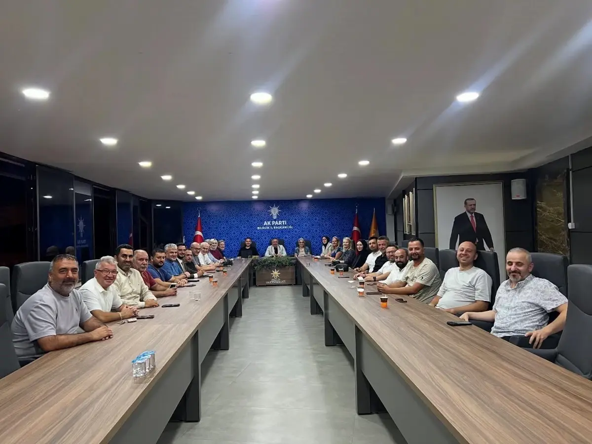 AK Parti Bilecik İl Başkanlığı Haftalık Yönetim Kurulu Toplantısını Gerçekleştirdi