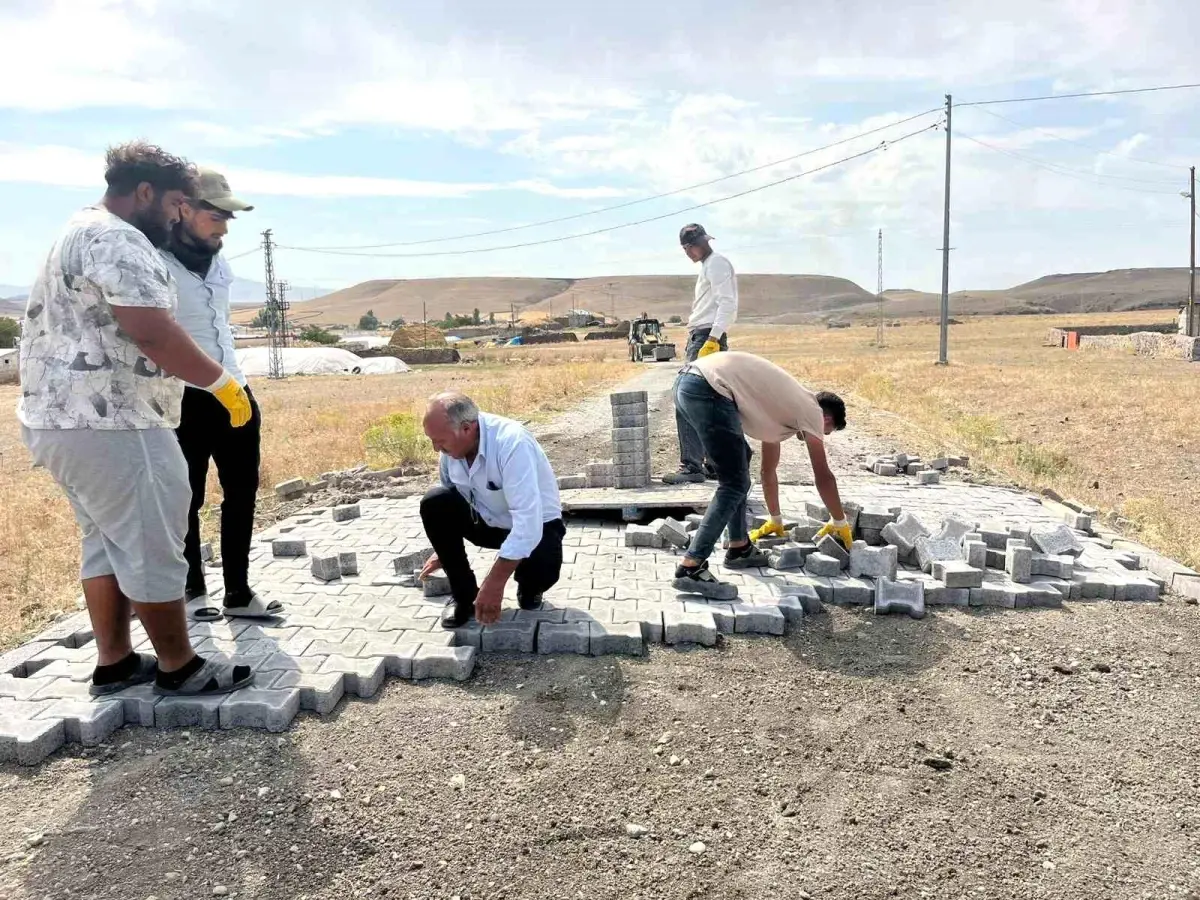 Akyaka'da Köy İçi Yollar Modernleşiyor