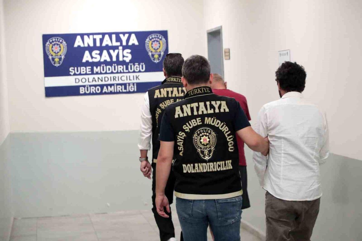 Antalya'da Emniyet Operasyonları: 3 Bin 312 Kişi Yakalandı