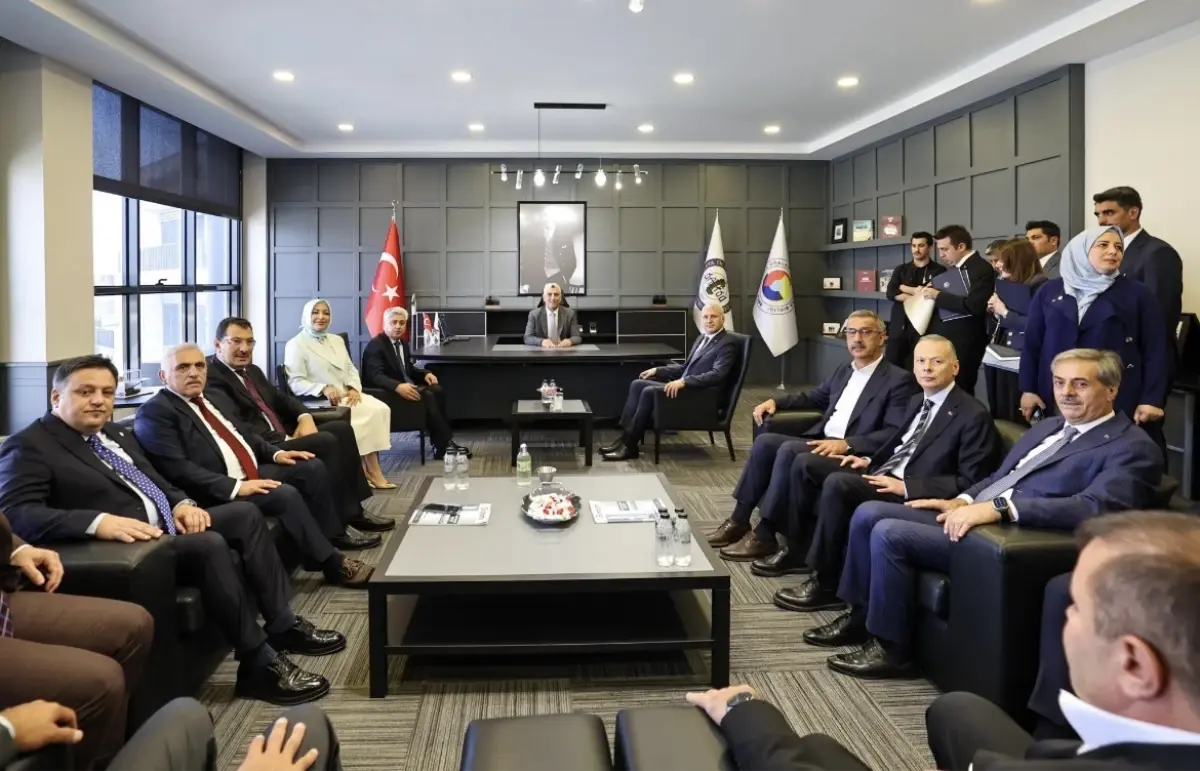 Bakan Bolat, Sakarya'da Ziyaretlerde Bulundu