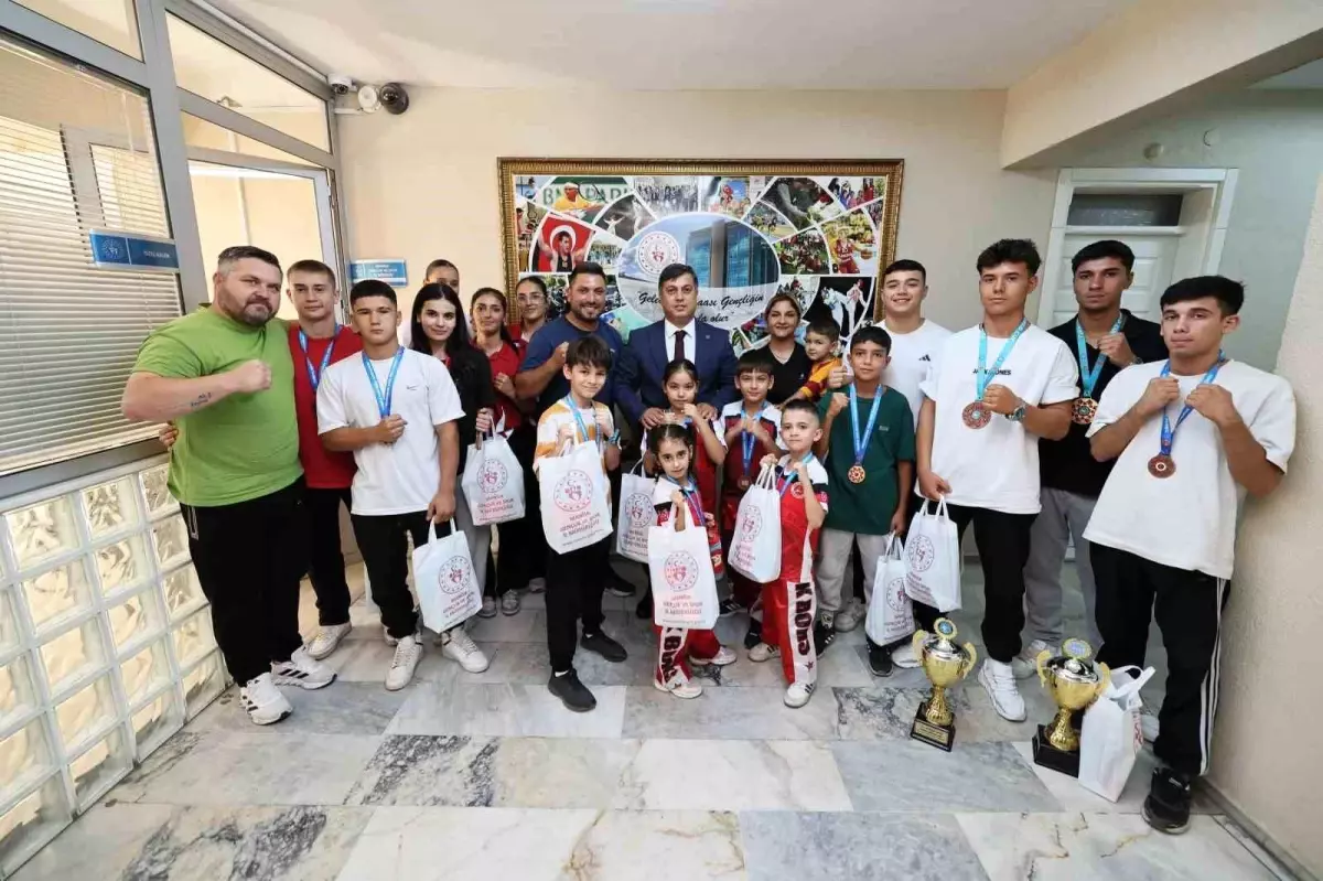 Manisa'nın Kick Boks Başarısı Kutlandı