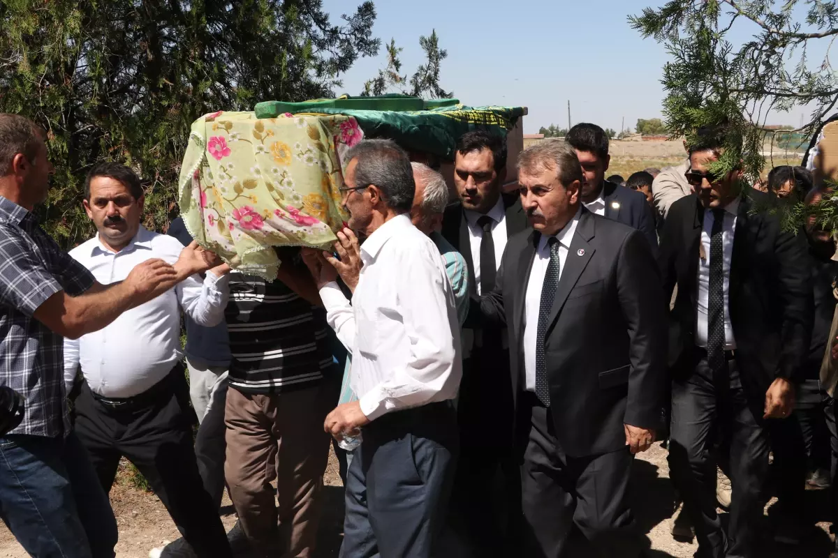 BBP Genel Başkanı Mustafa Destici, Sevim Özmen'in Cenazesine Katıldı