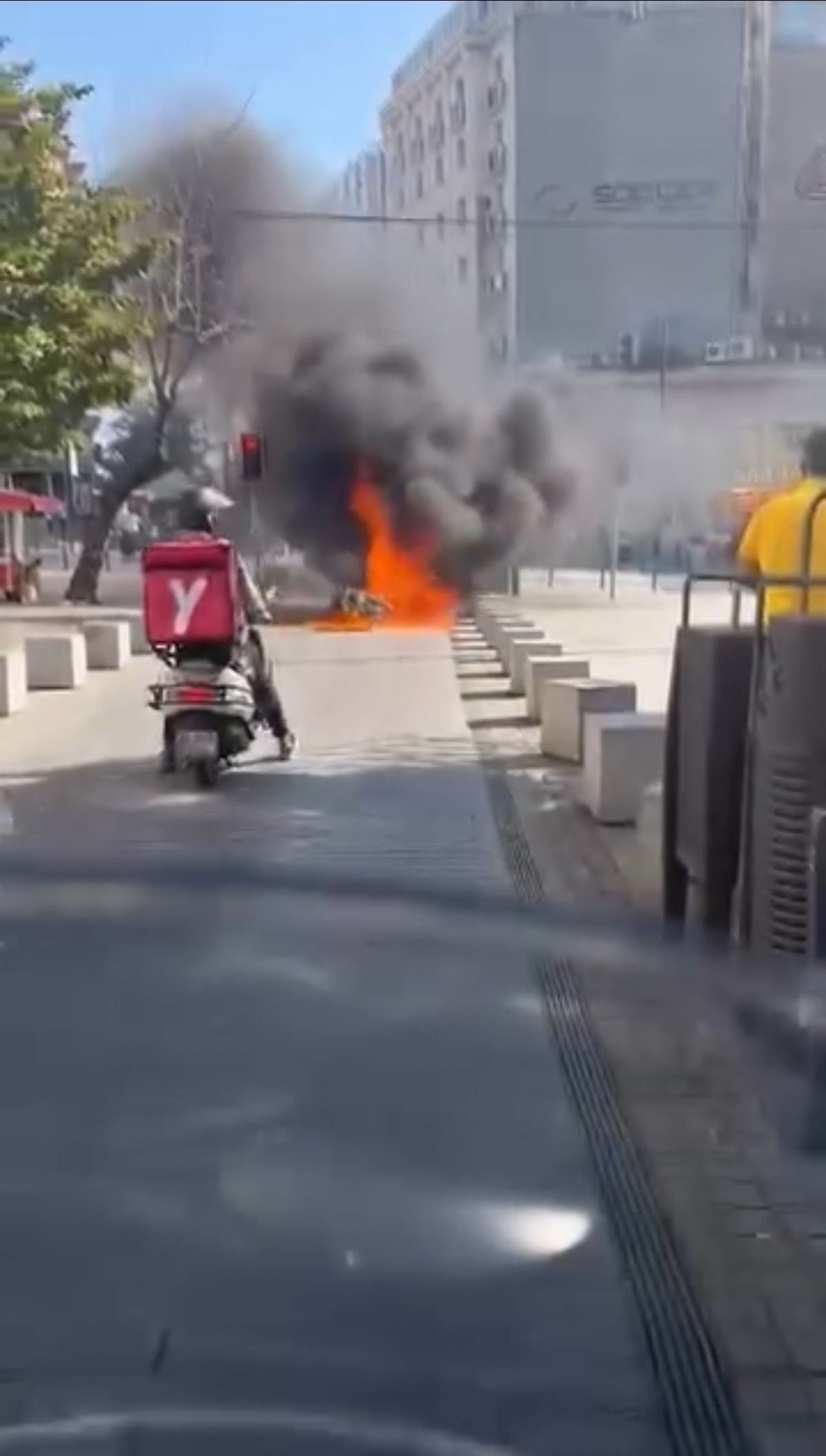 Muayene Cezası Alan Sürücü Motosikletini Yaktı