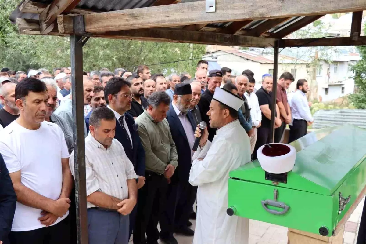 MÜSİAD Eski Başkanı Fuat Demir'in Babası Nihat Demir Vefat Etti