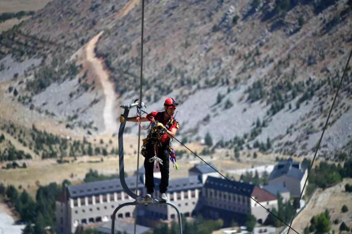 Isparta'da İlk Ulusal Teleferikten Kurtarma Tatbikatı Gerçekleştirildi