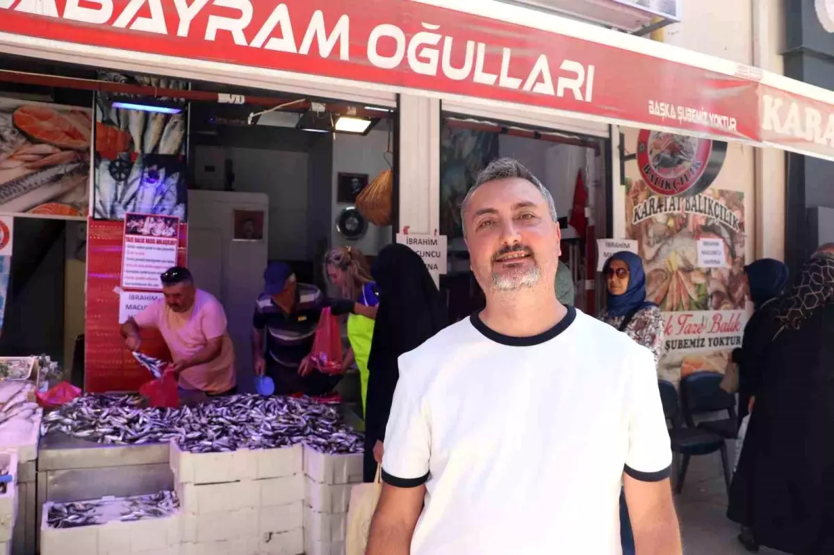 Eskişehir'de Mevlid Kandili'nde 1 Ton Hamsi Ücretsiz Dağıtıldı