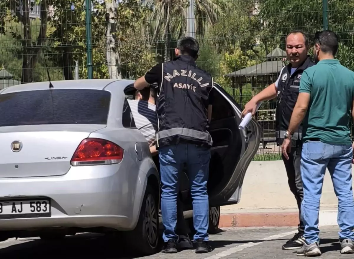 Polis Taklidi Yapan Dolandırıcı Yakalandı