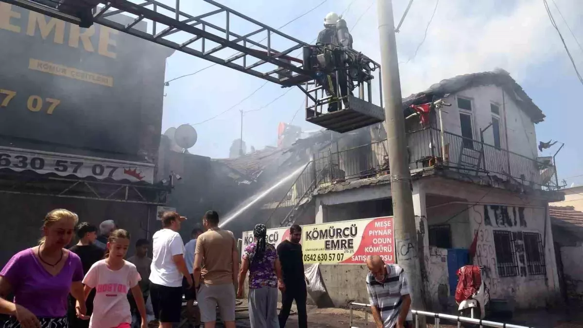 Antalya'da Genç, Kız Arkadaşıyla Kaldığı Evi Yaktı