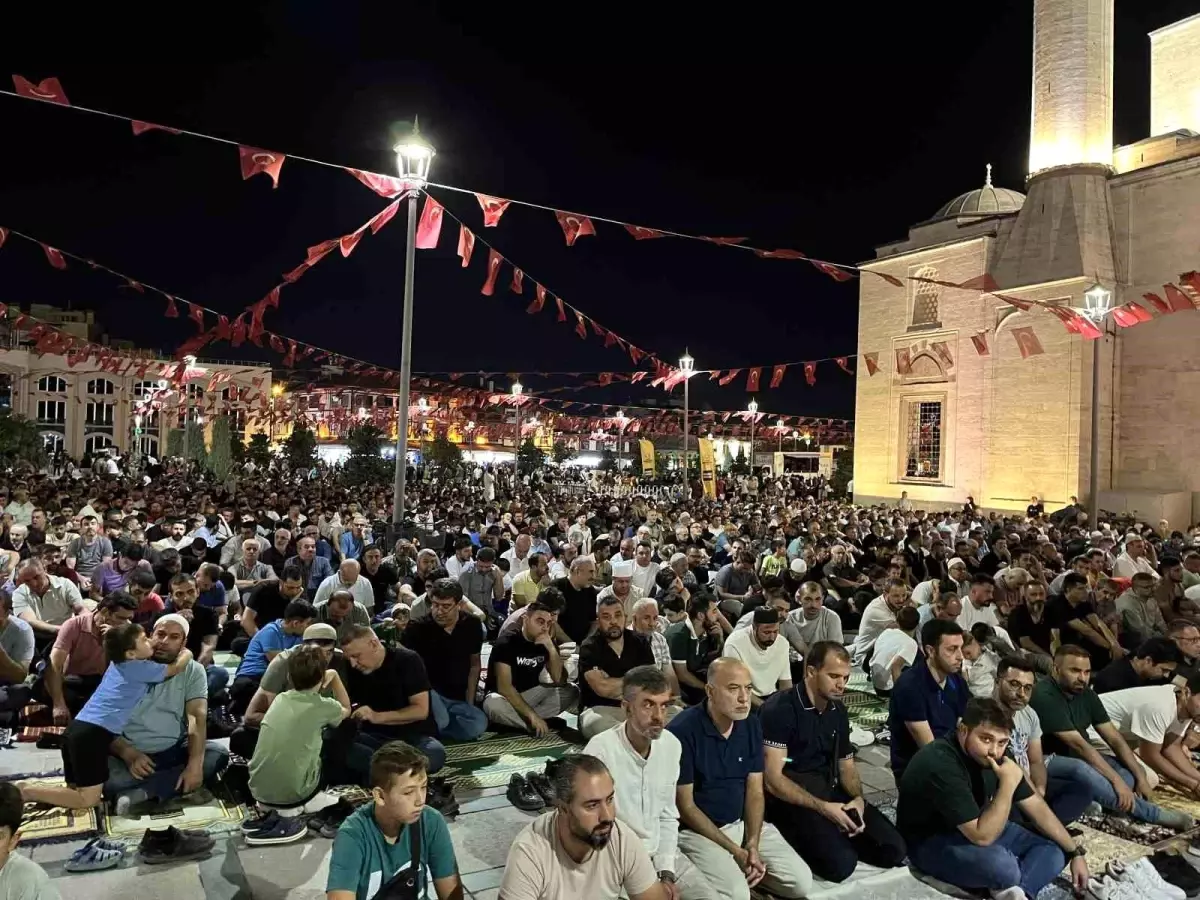 Konya'da Mevlid Kandili Coşkusu