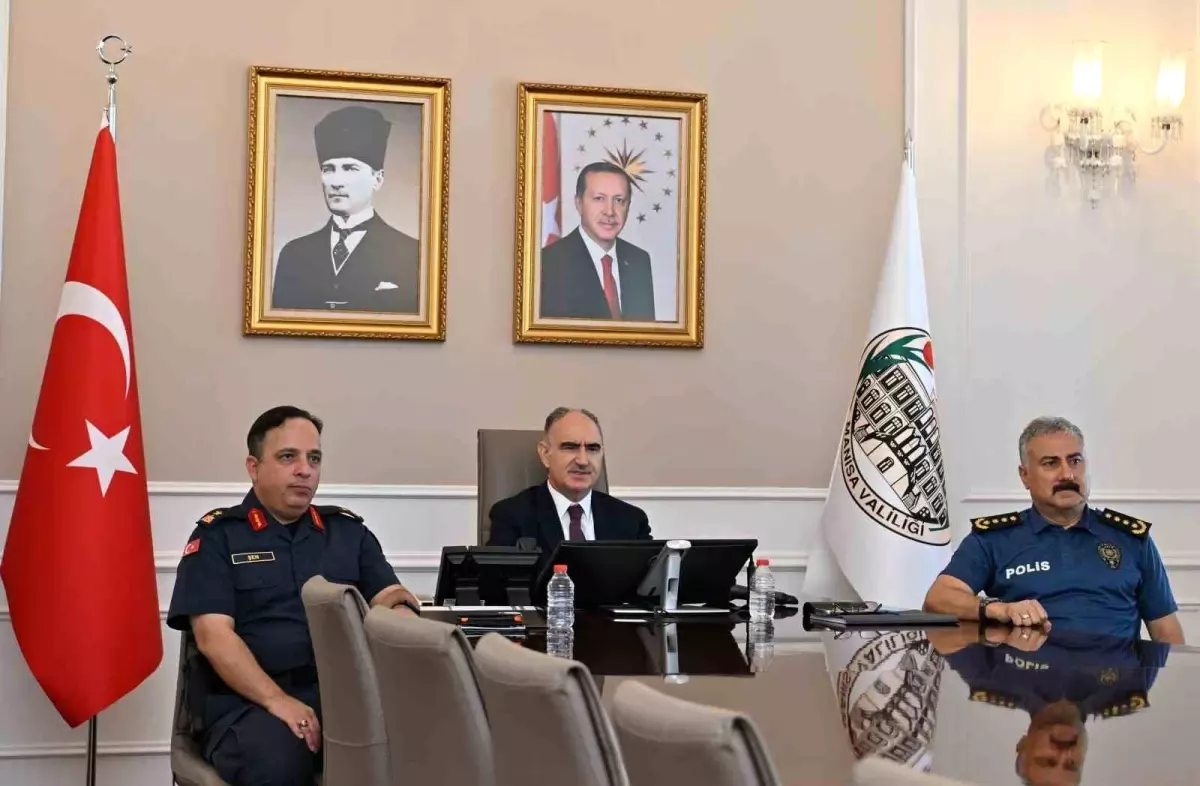 Manisa'da Güvenlik Faaliyetleri Değerlendirildi: 3 Terör Şüphelisi Tutuklandı
