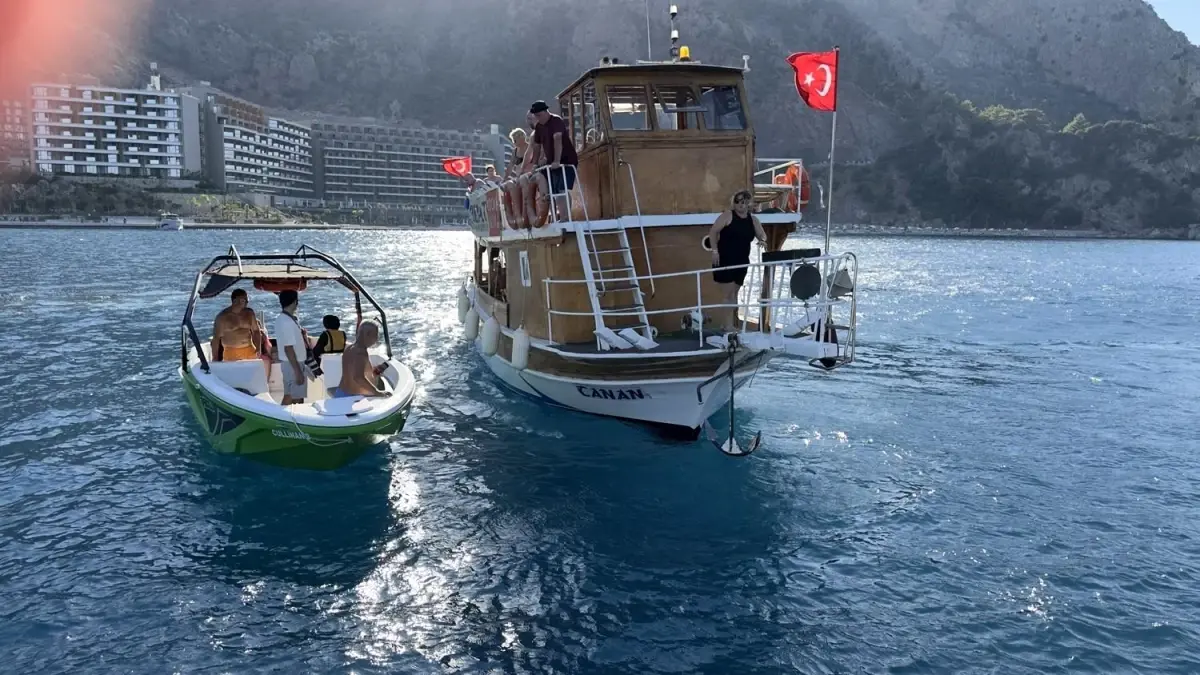 Marmaris'te Jet Ski Kazası: 2 Kadın Yaralandı