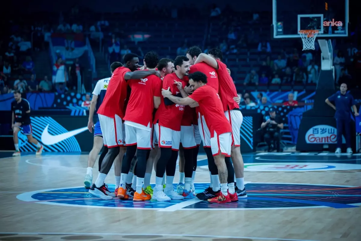 Türkiye A Milli Basketbol Takımı, Sırbistan'ı Yenerek Grubu Lider Tamamladı