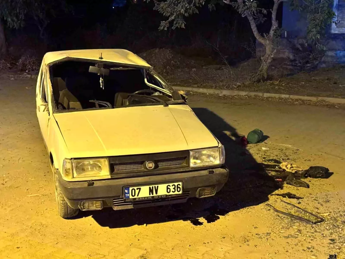 Antalya'da Takla Atan Araç Sürücüsü Kaçtı