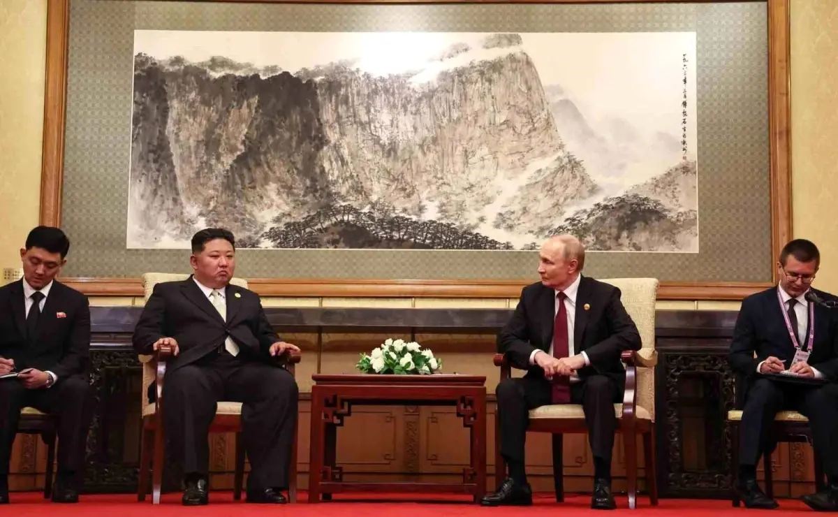Putin ve Kim Jong Un Pekin'de Bir Araya Geldi