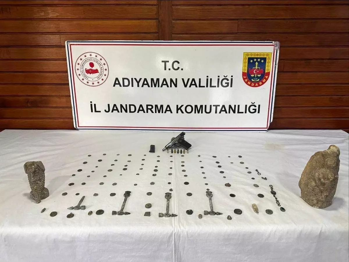 Adıyaman'da Tarihi Eser Kaçakçılığı Operasyonu: 4 Şüpheli Yakalandı