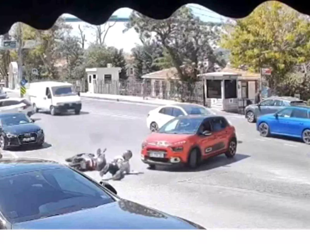 Üsküdar-Beylerbeyi'nde Trafik Kazaları Kamerada