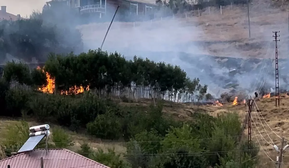 Yüksekova'da Anız Yangını Kontrol Altına Alındı