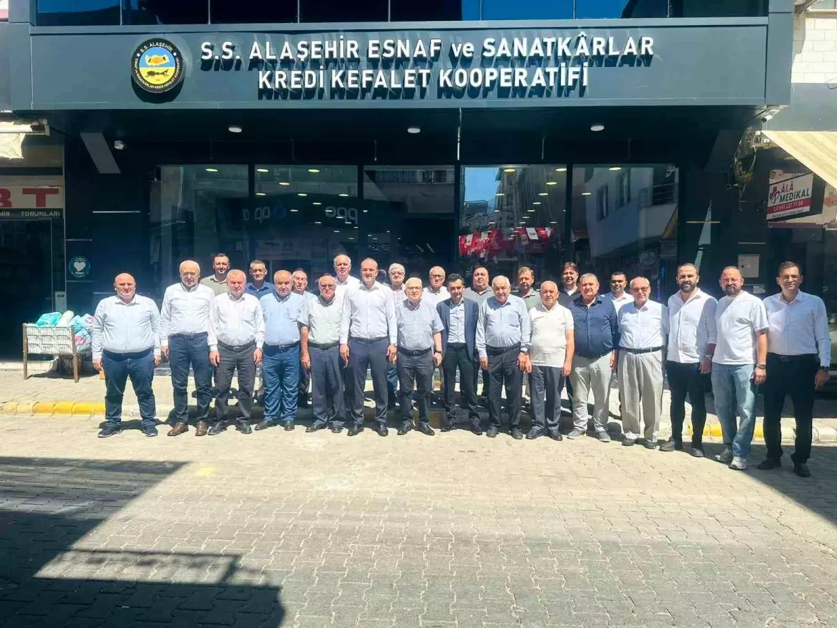 Alaşehir Esnaf Kooperatifi Toplantısı Yenilenen Binada Gerçekleştirildi